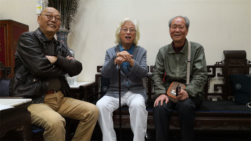 名家合影-吴三大字画收购